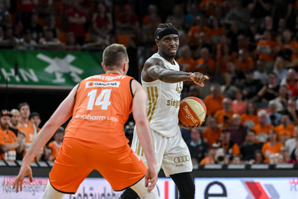 行了公开谴 行了公开谴